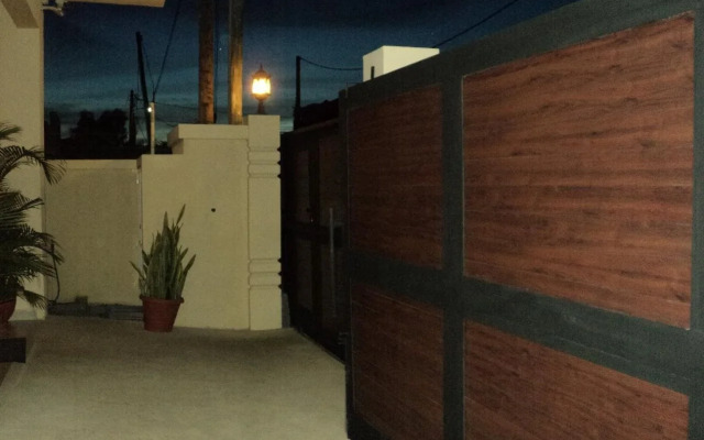 Monalysa St. Honore Apartment & Studio