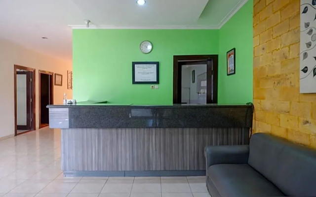 RedDoorz near Wisata Kota Lama Semarang