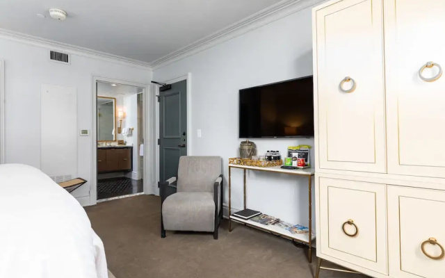 John Hand Club Hotel