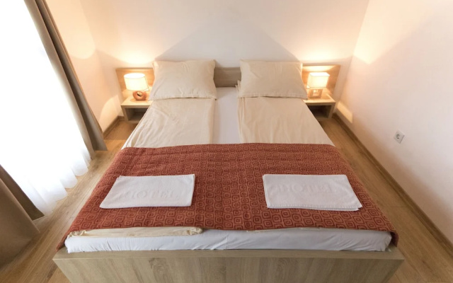 Hotel Logavina 8