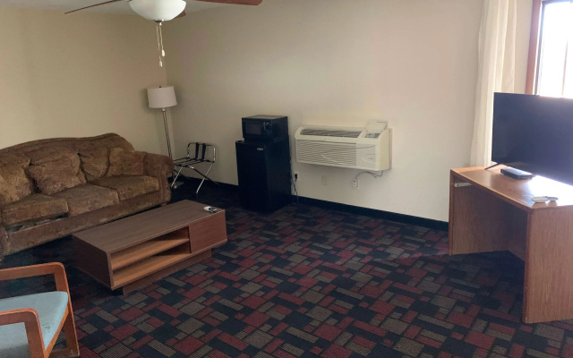 Super 8 by Wyndham Boonville