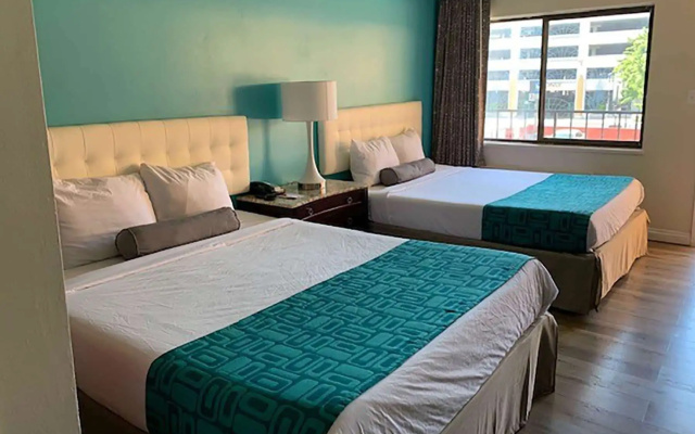Howard Johnson by Wyndham Reno Downtown