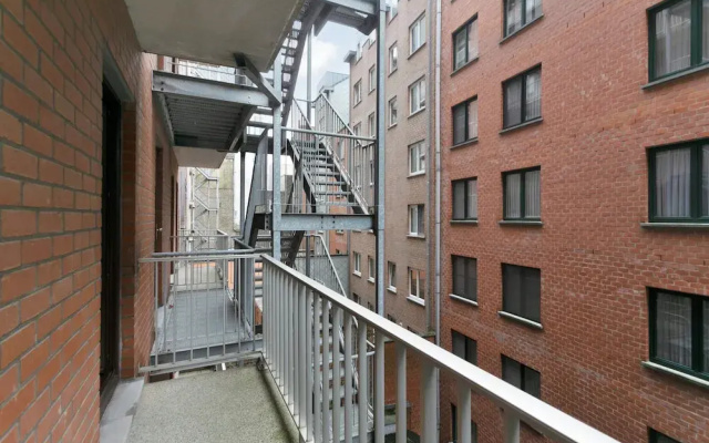 Apartment With Terrace for 5 People