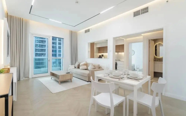A Fabulous 1 Bedroom Apartment in Marina Pinnacle
