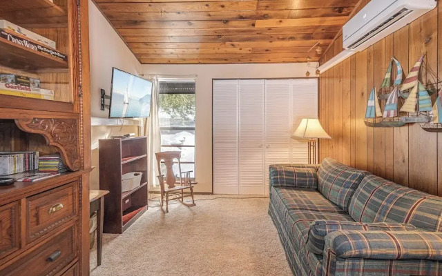 Four Hooppole South G6 by Taylor Made Deep Creek