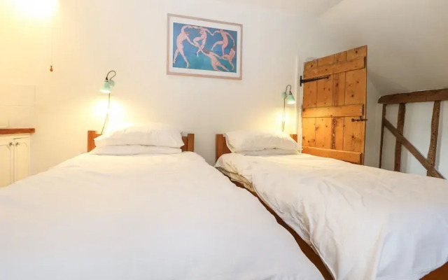 48 Polecat Cottages