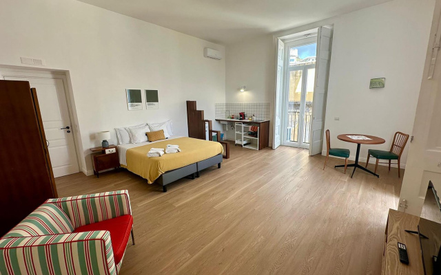 LA Romantique Apartments