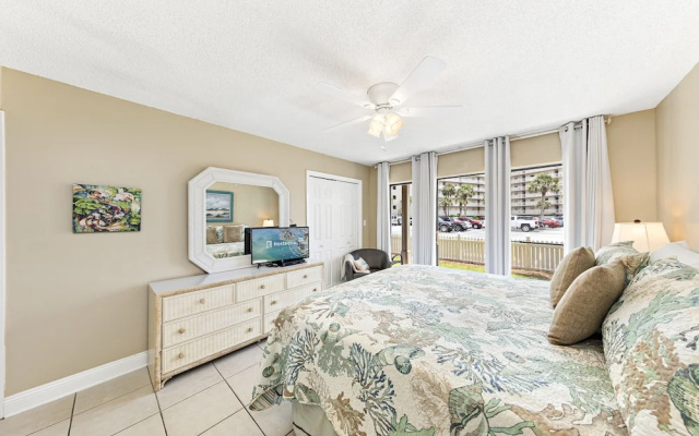 Seaside Beach & Racquet Condos