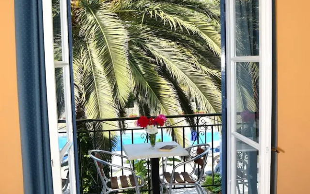 Blue Sky Hotel