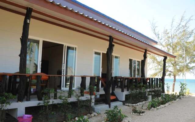 Отель Lanta Wild Beach Resort Ланта вид на фасад