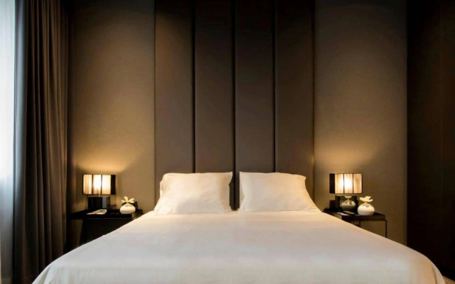 Hotel Glow