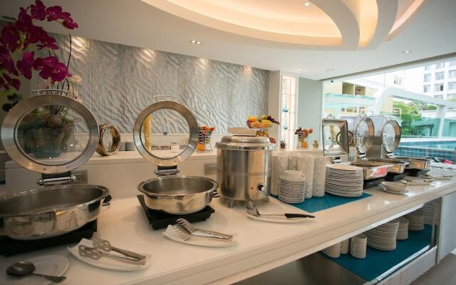 Отель Zen Premium Santiphap Park Бангкок питание