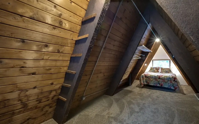 Mt Baker Lodging Ensuite 5 - Sleeps 2
