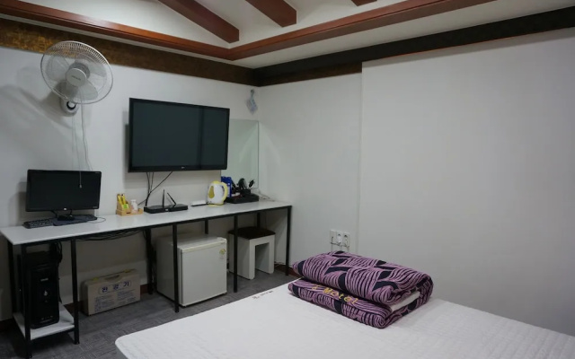 Goong Motel
