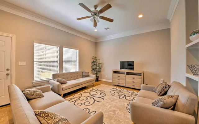Spacious Houston Home ~ 16 Mi to NRG Stadium!