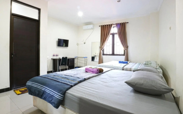 Saloka Guest House by ZUZU
