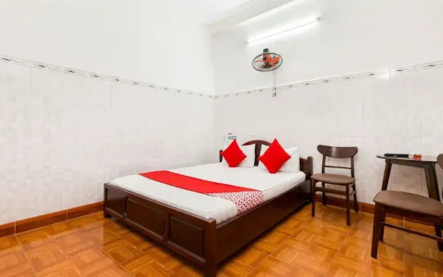 Hoang Anh Hotel by OYO Rooms