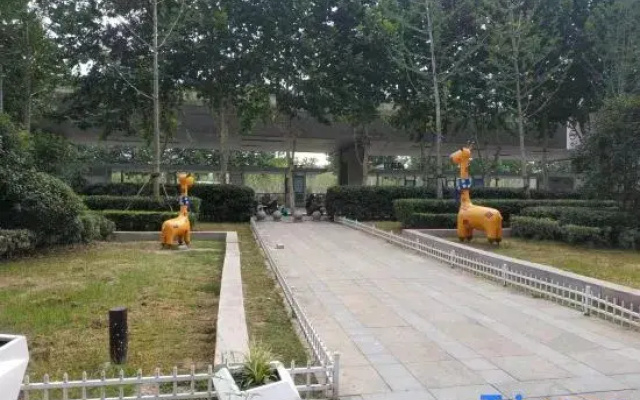 Planton Apartment (Hefei South Railway Station Greenland Center Branch)