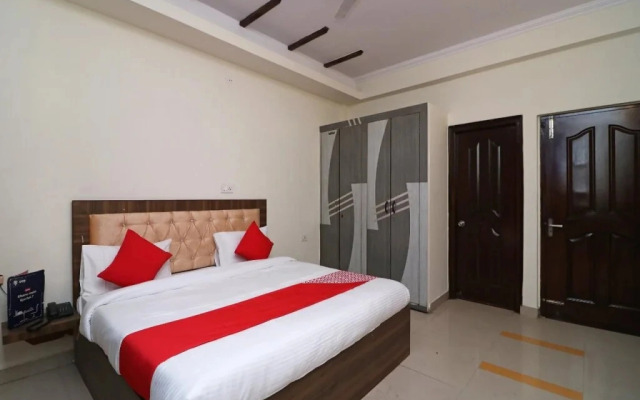 Hotel 9 Palm by OYO Rooms
