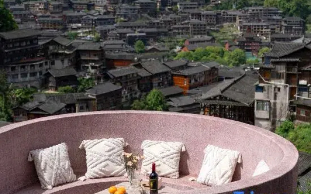 Mountain Live Inn (Xijiang Qianhu Miao Village Store)