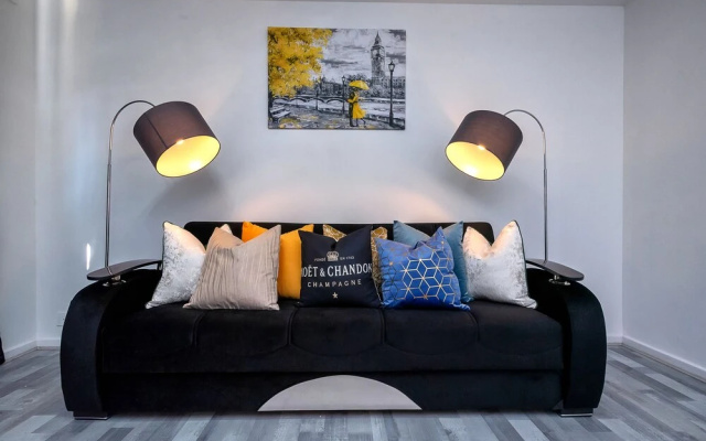 A Stunning 2 BED Home ON THE River Thames!