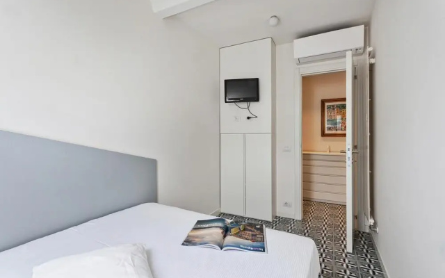 Luxury Central Design Apartment