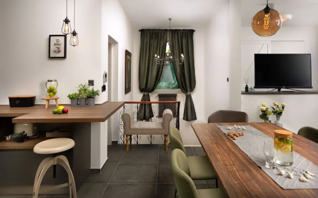 Luxury Sea View Apartment Altana