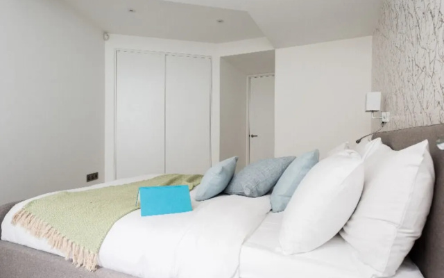 The Camden Chalet - Bright & Modern 3bdr Home With Balcony