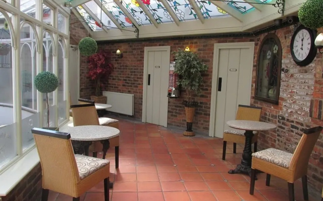 The Red Lion Hotel