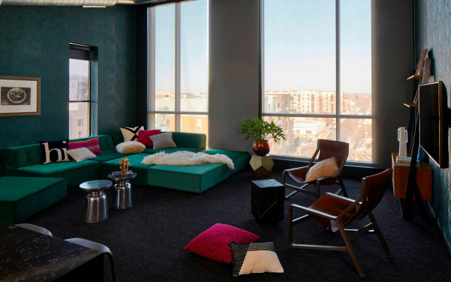 MOXY Minneapolis Uptown