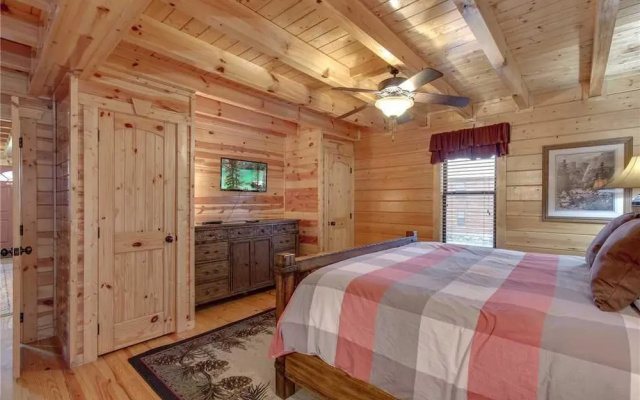 Easy As Pie - Three Bedroom Cabin