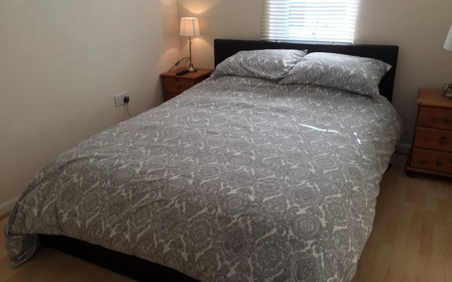 4 Varis Apartments