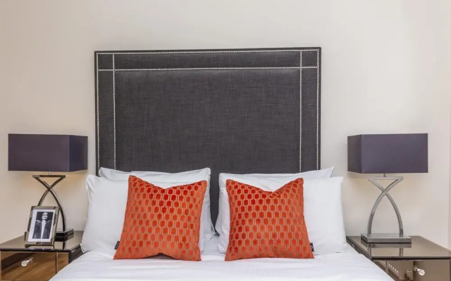 Bright 3 Bedroom Apartment in Hammersmith