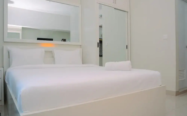 Studio Apartment at The Springlake View Summarecon with Mall View