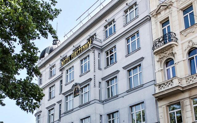 Отель SHS Hotel Fürstenhof Австрия, Вена - 5 отзывов об отеле, цены и фото номеров - забронировать отель SHS Hotel Fürstenhof онлайн вид на фасад