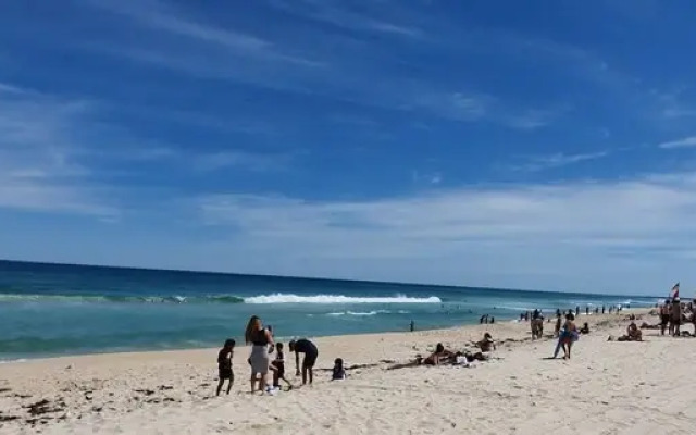 Scarborough Beach Front Resort Shell 13