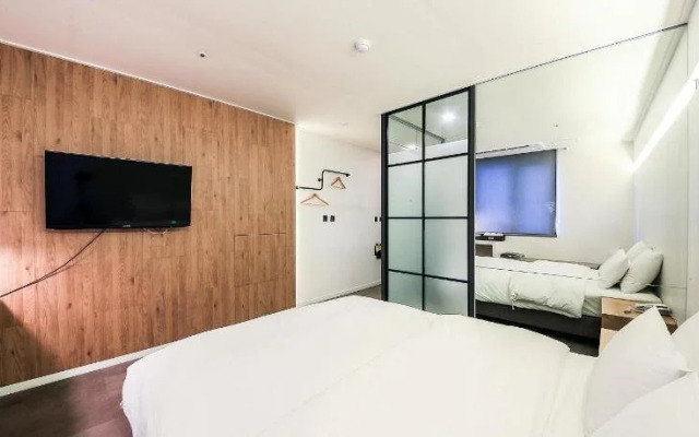 Blvd Hotel