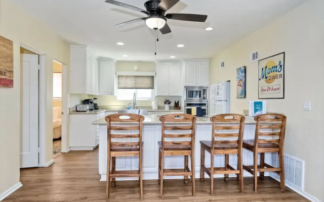 1745 S Pacific