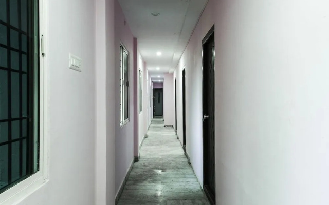 Oyo 17302 Yugis Vedhika Hotel