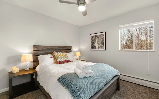 Old Town Condo by Library Park | Walk Everywhere!
