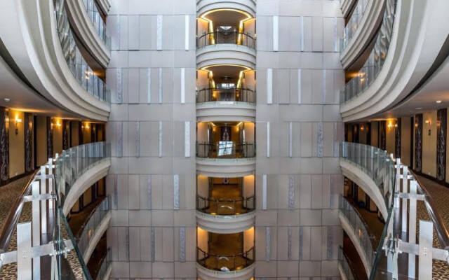 Отель Grand Millennium Sukhumvit Бангкок вид на фасад