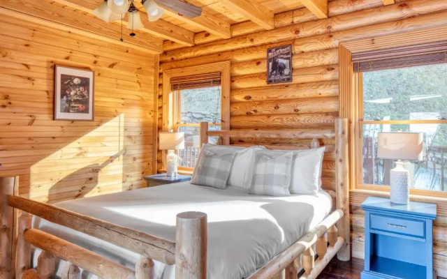 Leyland by Avantstay Cabin Mansion w/ Views