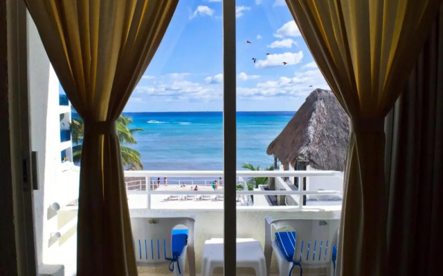 Luciana Hotel & Beach Club