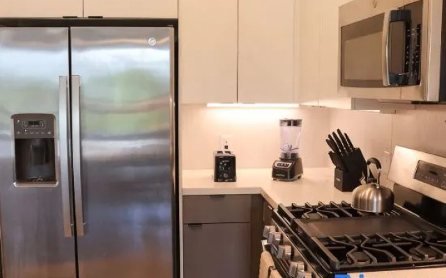 Bright&Cozy Getaway W/Pool Parking near Disneyland