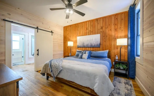 Stardust Hollow Cabin for 14