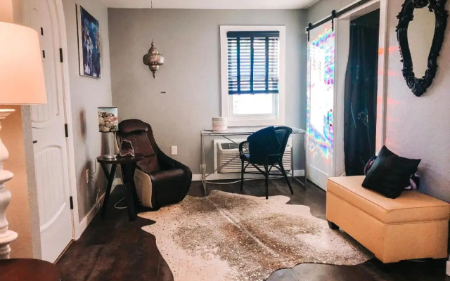 EO Bungalows – Adults Only