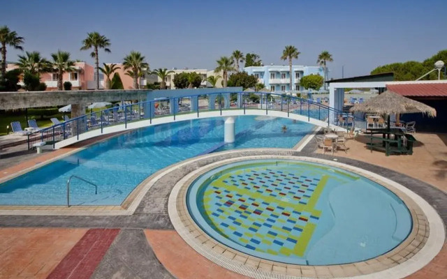 Corali Hotel & Apartments