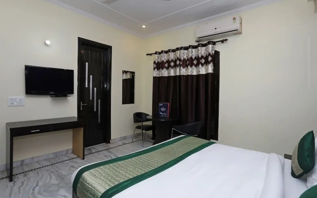 OYO 11606 Hotel K R Group