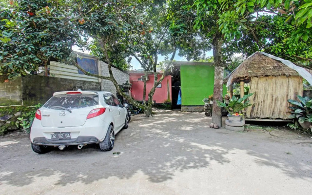 Hotel O Ashooy HomestayNearWisata Desa sedau