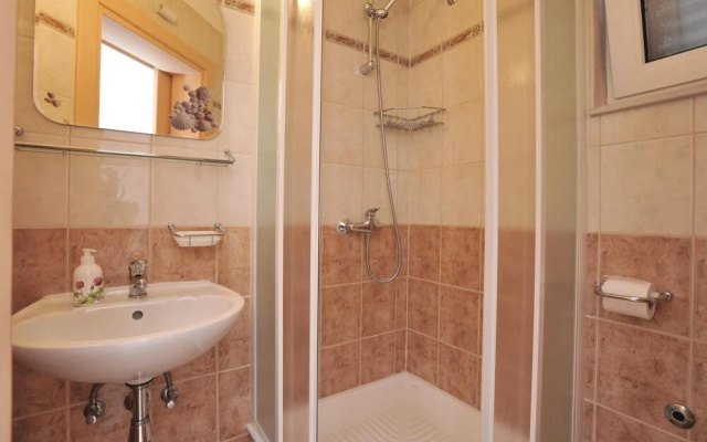 Amazing Home in Razanj With Sauna, Wifi and 6 Bedrooms